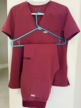 FIGS Maroon V-Neck Scrub Top
